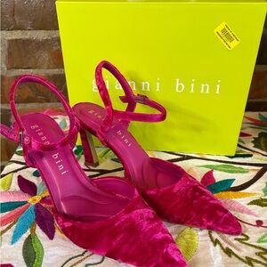 Gianni Bini Hot Pink Velvet Pointed-Toe Slingback Heels